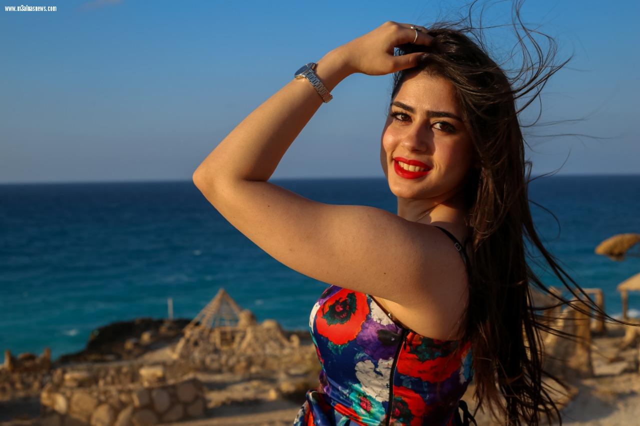 ملكات جمال العرب يقمن بجولة ببورتو مارينا بالساحل الشمالى